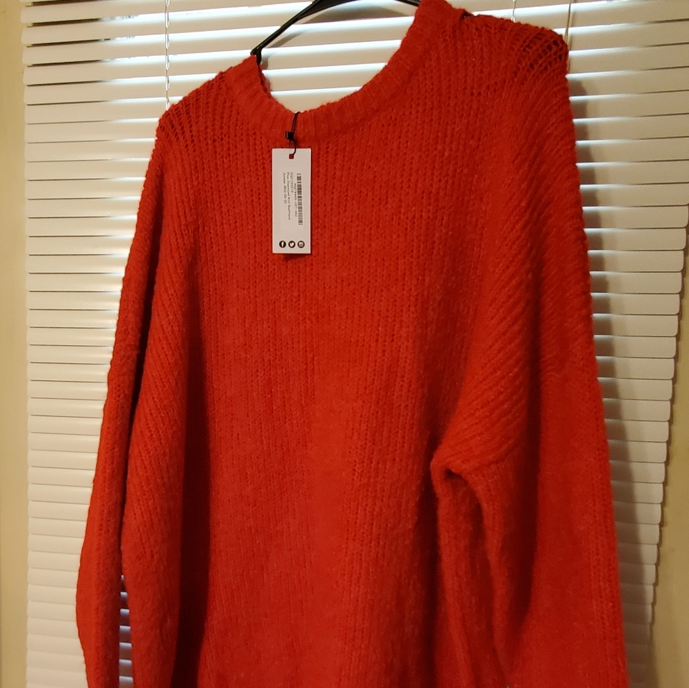 BooHoo Long Red Sweater Sz 20/22